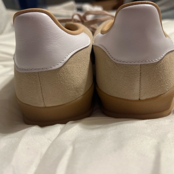 Adidas Women’s Gazelle Magic Beige Gum bottoms Size 8.5 - Picture 7 of 11